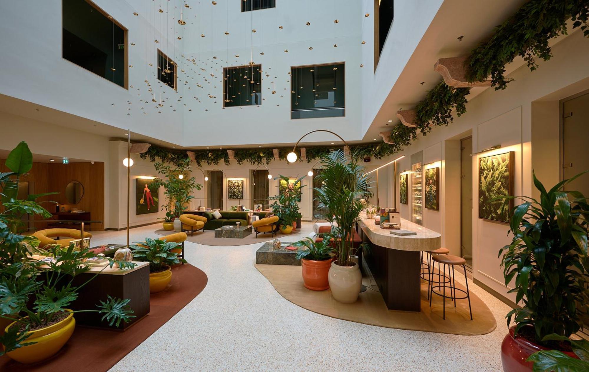 Verno House Budapest, Vignette Collection By Ihg Экстерьер фото The lobby of the hotel