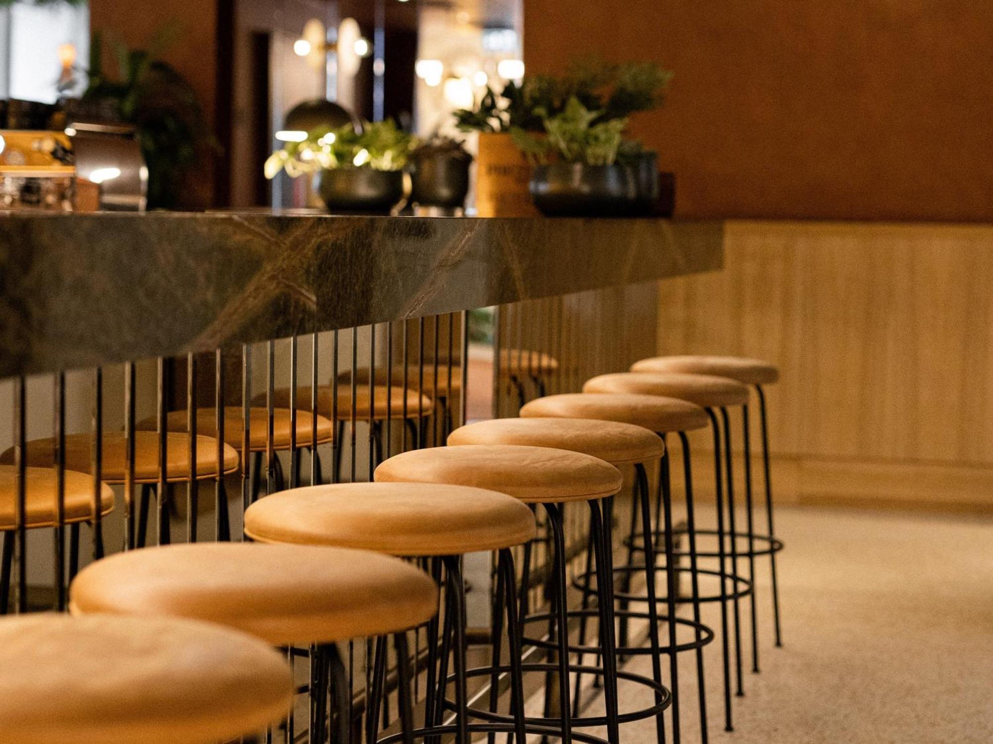 Verno House Budapest, Vignette Collection By Ihg Экстерьер фото Bar stools